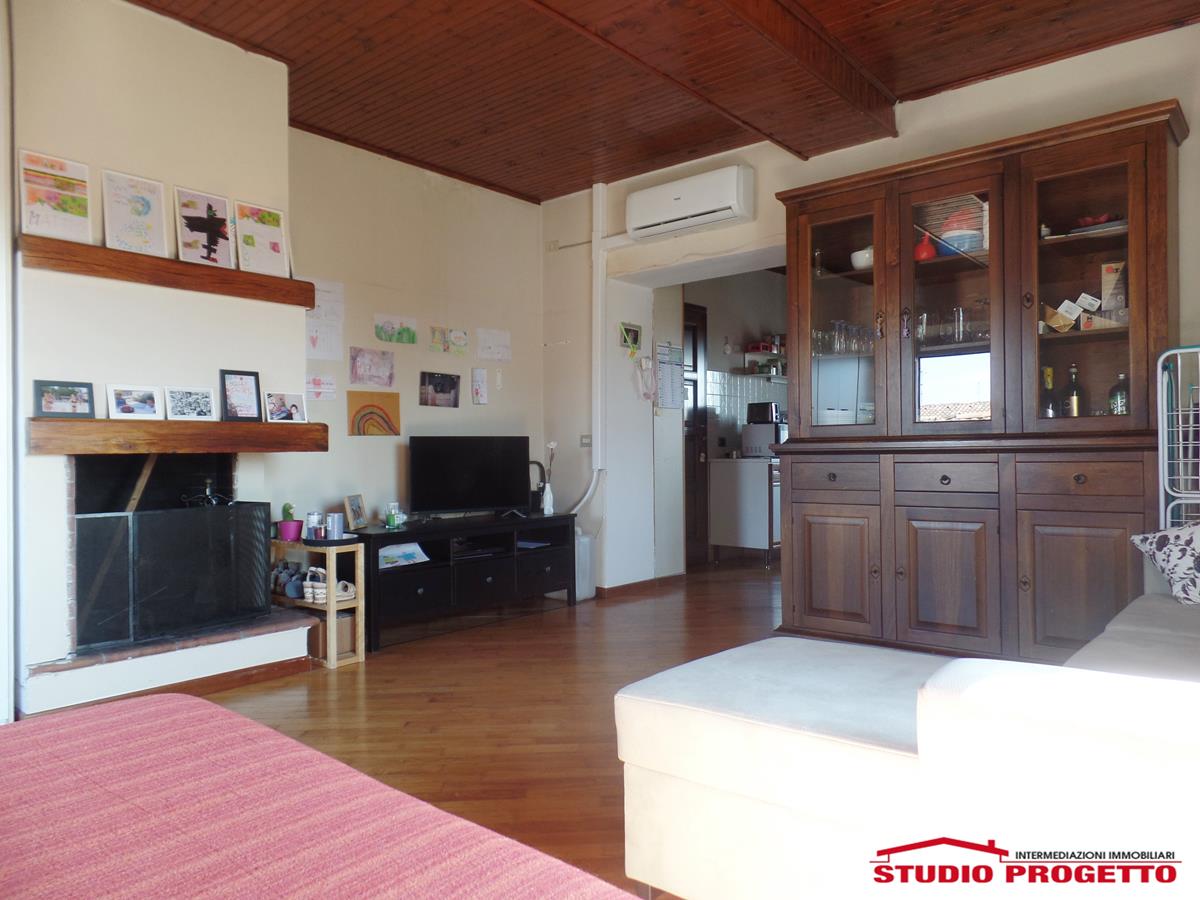 Appartamento arredato open space di 52 mq. in vendita a Mariano Comense (CO) 4